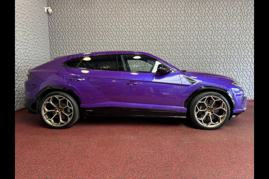Lamborghini Urus 4.0 V8 SE 800 PK ALLE OPTIES/CARBON /AD PERSONAM/ VIOLA MITHRAS/ PANO / MASSAGE phev . Viola Mithras