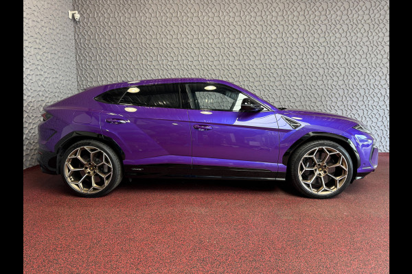 Lamborghini Urus 4.0 V8 SE 800 PK ALLE OPTIES/CARBON /AD PERSONAM/ VIOLA MITHRAS/ PANO / MASSAGE phev . Viola Mithras