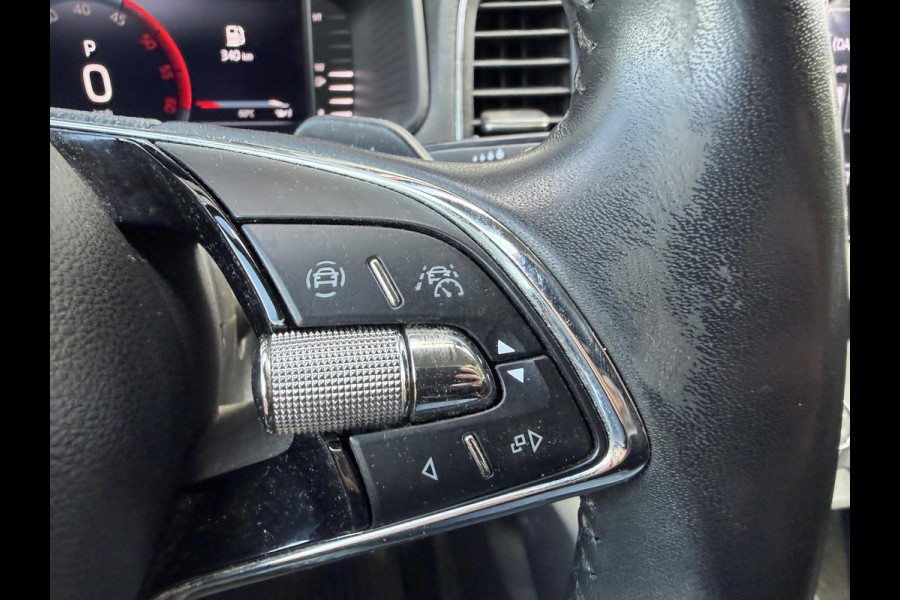 Škoda Karoq 2.0 TDI DSG | Navigatie | Camera | DAB | Lichtmetalen Velgen | Trekhaak |
