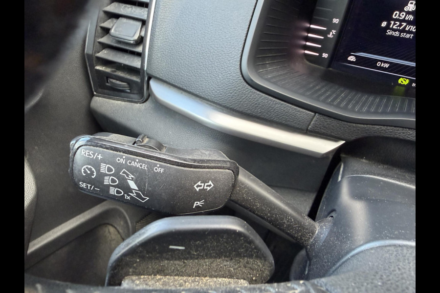 Škoda Karoq 2.0 TDI DSG | Navigatie | Camera | DAB | Lichtmetalen Velgen | Trekhaak |