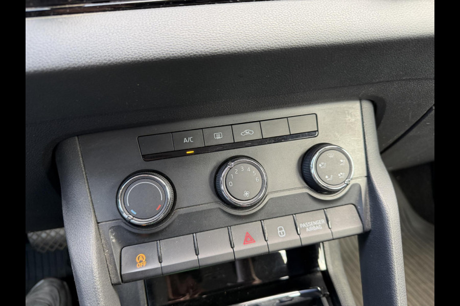Škoda Karoq 2.0 TDI DSG | Navigatie | Camera | DAB | Lichtmetalen Velgen | Trekhaak |