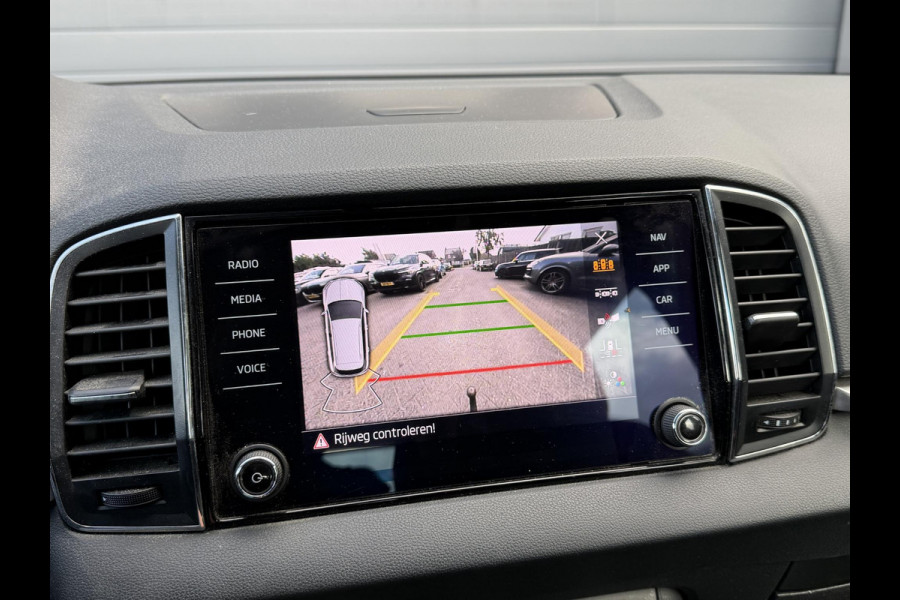 Škoda Karoq 2.0 TDI DSG | Navigatie | Camera | DAB | Lichtmetalen Velgen | Trekhaak |