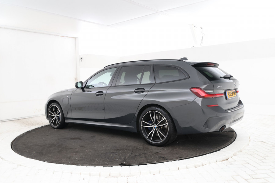 BMW 3 Serie Touring 330e xDrive High Executive Panorama, M-Pakket, Trekhaak!