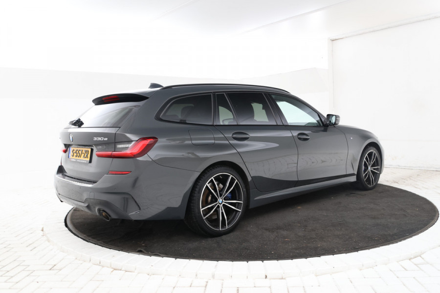 BMW 3 Serie Touring 330e xDrive High Executive Panorama, M-Pakket, Trekhaak!