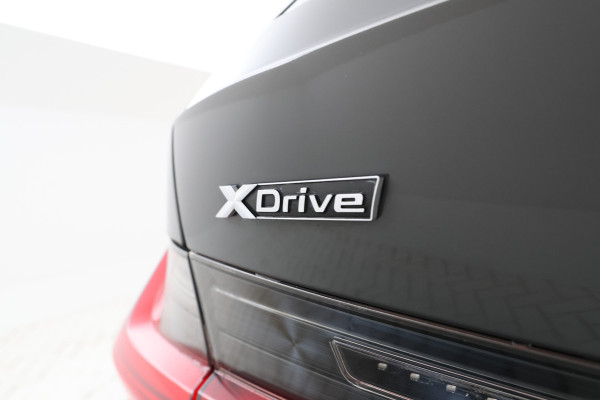 BMW 3 Serie Touring 330e xDrive High Executive Panorama, M-Pakket, Trekhaak!