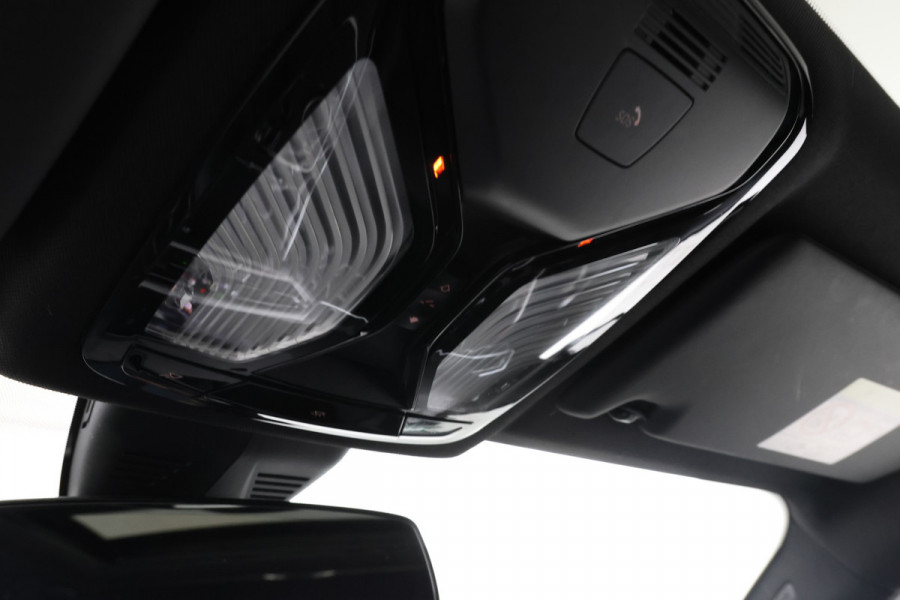 BMW 3 Serie Touring 330e xDrive High Executive Panorama, M-Pakket, Trekhaak!