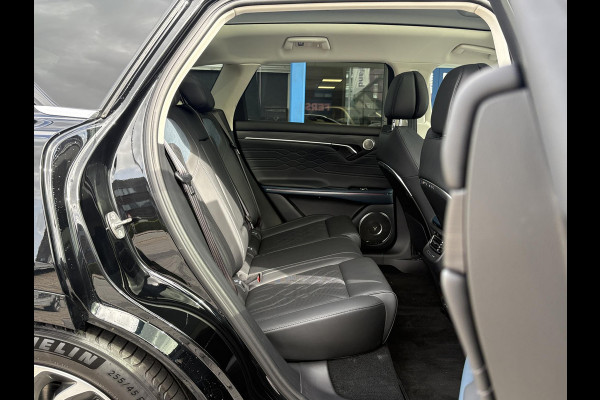 VOYAH Free Flagship 4WD 106 kWh | Panoramadak | Dynaudio Hi-FI | 360° Camera | Luchtvering | Adaptieve Cruise Control | Dodehoekassistent | Elektrisch Verstelbare Stoelen + Massage | Stoelverwarming | Stoelventilatie | Sfeerverlichting |