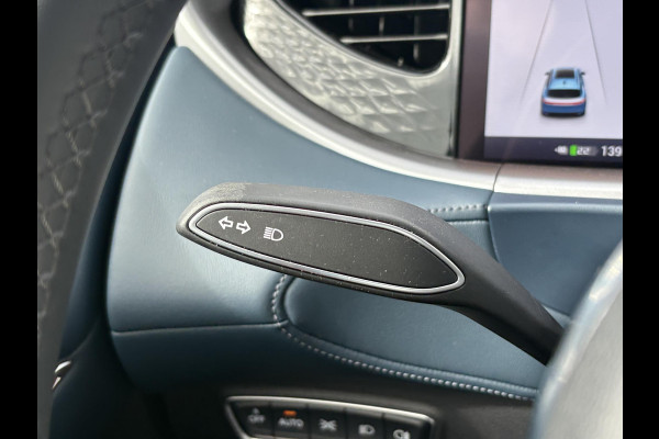 VOYAH Free Flagship 4WD 106 kWh | Panoramadak | Dynaudio Hi-FI | 360° Camera | Luchtvering | Adaptieve Cruise Control | Dodehoekassistent | Elektrisch Verstelbare Stoelen + Massage | Stoelverwarming | Stoelventilatie | Sfeerverlichting |