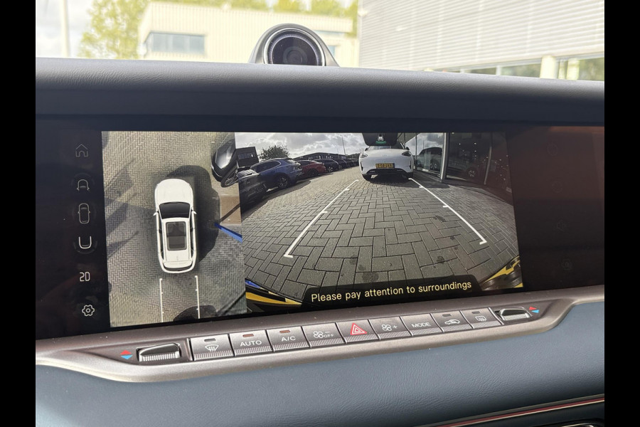 VOYAH Free Flagship 4WD 106 kWh | Panoramadak | Dynaudio Hi-FI | 360° Camera | Luchtvering | Adaptieve Cruise Control | Dodehoekassistent | Elektrisch Verstelbare Stoelen + Massage | Stoelverwarming | Stoelventilatie | Sfeerverlichting |