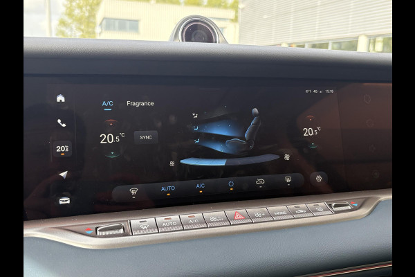 VOYAH Free Flagship 4WD 106 kWh | Panoramadak | Dynaudio Hi-FI | 360° Camera | Luchtvering | Adaptieve Cruise Control | Dodehoekassistent | Elektrisch Verstelbare Stoelen + Massage | Stoelverwarming | Stoelventilatie | Sfeerverlichting |