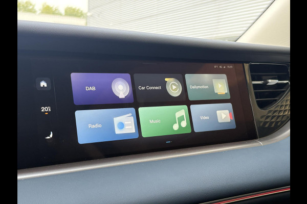 VOYAH Free Flagship 4WD 106 kWh | Panoramadak | Dynaudio Hi-FI | 360° Camera | Luchtvering | Adaptieve Cruise Control | Dodehoekassistent | Elektrisch Verstelbare Stoelen + Massage | Stoelverwarming | Stoelventilatie | Sfeerverlichting |