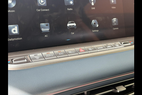VOYAH Free Flagship 4WD 106 kWh | Panoramadak | Dynaudio Hi-FI | 360° Camera | Luchtvering | Adaptieve Cruise Control | Dodehoekassistent | Elektrisch Verstelbare Stoelen + Massage | Stoelverwarming | Stoelventilatie | Sfeerverlichting |