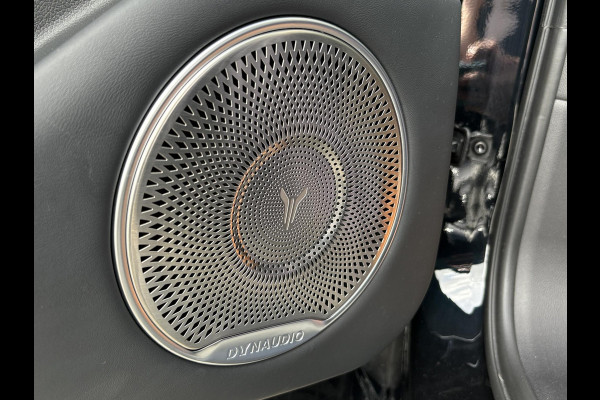 VOYAH Free Flagship 4WD 106 kWh | Panoramadak | Dynaudio Hi-FI | 360° Camera | Luchtvering | Adaptieve Cruise Control | Dodehoekassistent | Elektrisch Verstelbare Stoelen + Massage | Stoelverwarming | Stoelventilatie | Sfeerverlichting |