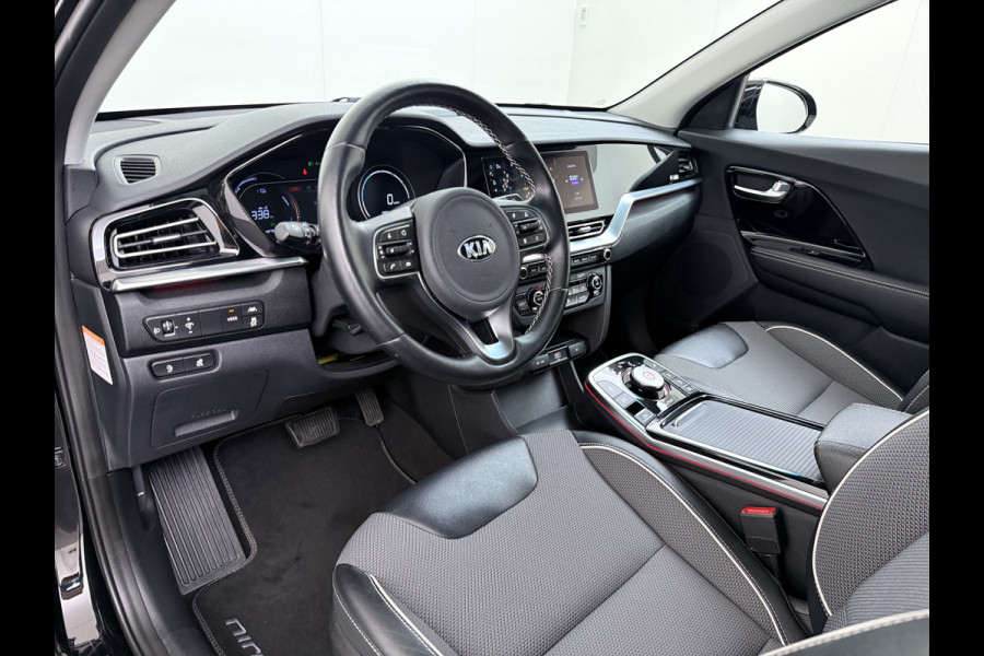 Kia e-Niro DynamicLine 64kWh 204PK Warmtepomp SOH 98% Camera Adap.Cruise Stoel+Stuurverwarming Navi Ecc Apple Carplay Android Auto Pdc Isofix Lane Assist VESS Regen-Lichtsensor 1e Eigenaar Origineel Nederlandse Auto