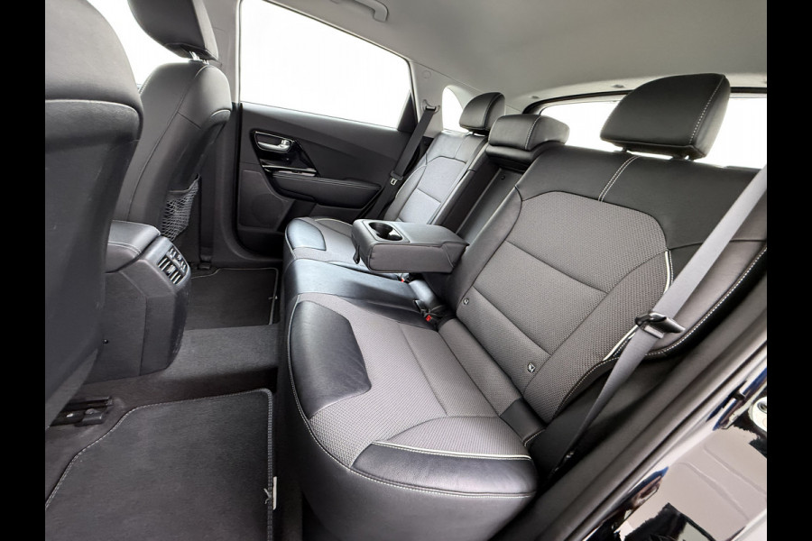 Kia e-Niro DynamicLine 64kWh 204PK Warmtepomp SOH 98% Camera Adap.Cruise Stoel+Stuurverwarming Navi Ecc Apple Carplay Android Auto Pdc Isofix Lane Assist VESS Regen-Lichtsensor 1e Eigenaar Origineel Nederlandse Auto