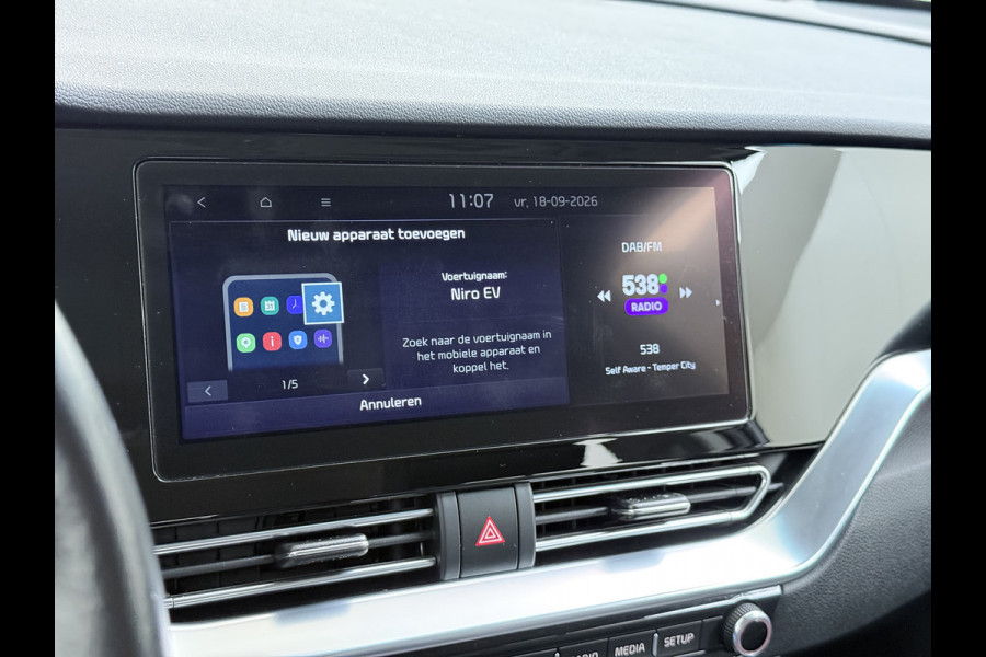 Kia e-Niro DynamicLine 64kWh 204PK Warmtepomp SOH 98% Camera Adap.Cruise Stoel+Stuurverwarming Navi Ecc Apple Carplay Android Auto Pdc Isofix Lane Assist VESS Regen-Lichtsensor 1e Eigenaar Origineel Nederlandse Auto