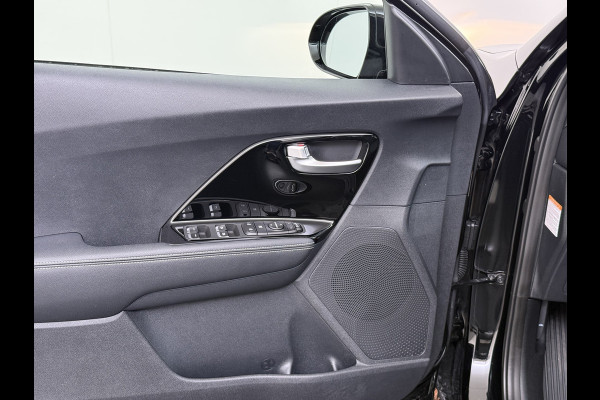 Kia e-Niro DynamicLine 64kWh 204PK Warmtepomp SOH 98% Camera Adap.Cruise Stoel+Stuurverwarming Navi Ecc Apple Carplay Android Auto Pdc Isofix Lane Assist VESS Regen-Lichtsensor 1e Eigenaar Origineel Nederlandse Auto