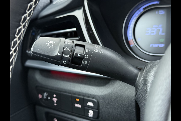Kia e-Niro DynamicLine 64kWh 204PK Warmtepomp SOH 98% Camera Adap.Cruise Stoel+Stuurverwarming Navi Ecc Apple Carplay Android Auto Pdc Isofix Lane Assist VESS Regen-Lichtsensor 1e Eigenaar Origineel Nederlandse Auto
