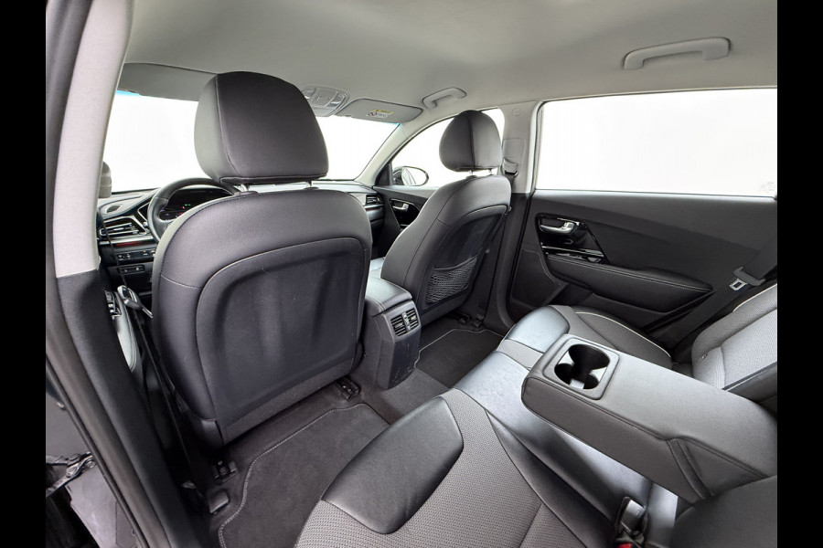 Kia e-Niro DynamicLine 64kWh 204PK Warmtepomp SOH 98% Camera Adap.Cruise Stoel+Stuurverwarming Navi Ecc Apple Carplay Android Auto Pdc Isofix Lane Assist VESS Regen-Lichtsensor 1e Eigenaar Origineel Nederlandse Auto