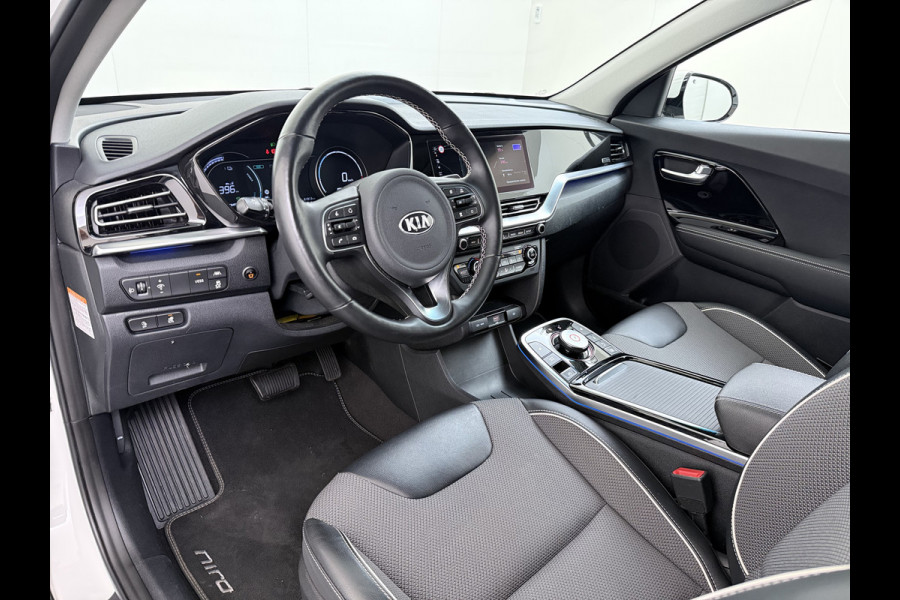 Kia e-Niro DynamicLine 64kWh 204PK Warmtepomp SOH 98% Camera Adap.Cruise Stoel+Stuurverwarming Navi Ecc Apple Carplay Android Auto Pdc Isofix Lane Assist VESS Regen-Lichtsensor 1e Eigenaar Origineel Nederlandse Auto