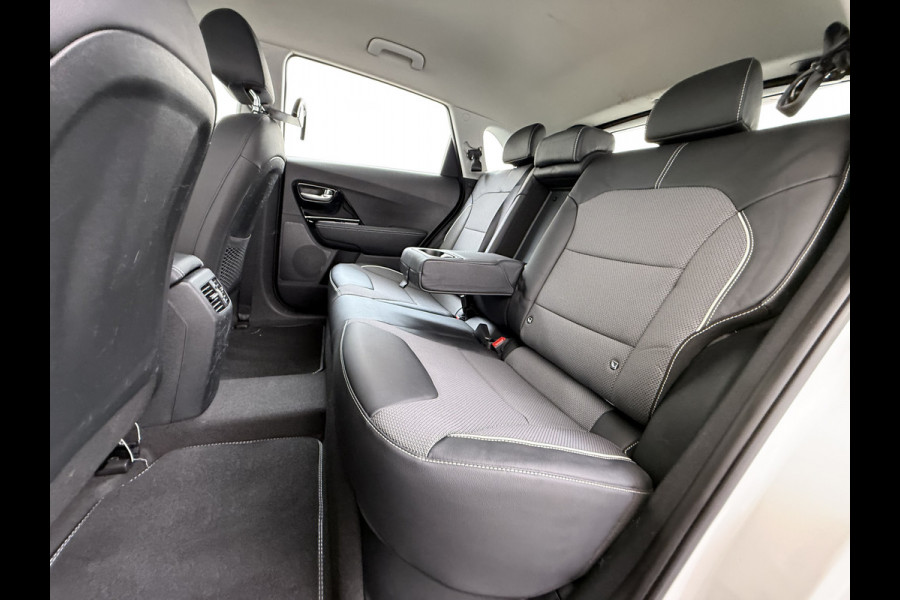 Kia e-Niro DynamicLine 64kWh 204PK Warmtepomp SOH 98% Camera Adap.Cruise Stoel+Stuurverwarming Navi Ecc Apple Carplay Android Auto Pdc Isofix Lane Assist VESS Regen-Lichtsensor 1e Eigenaar Origineel Nederlandse Auto