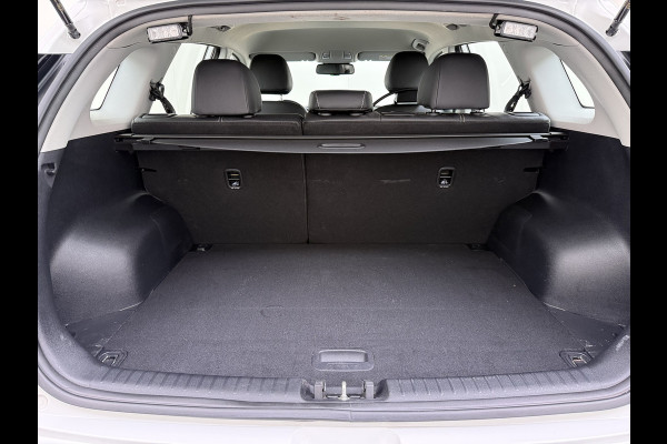Kia e-Niro DynamicLine 64kWh 204PK Warmtepomp SOH 98% Camera Adap.Cruise Stoel+Stuurverwarming Navi Ecc Apple Carplay Android Auto Pdc Isofix Lane Assist VESS Regen-Lichtsensor 1e Eigenaar Origineel Nederlandse Auto