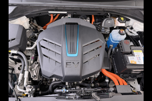 Kia e-Niro DynamicLine 64kWh 204PK Warmtepomp SOH 98% Camera Adap.Cruise Stoel+Stuurverwarming Navi Ecc Apple Carplay Android Auto Pdc Isofix Lane Assist VESS Regen-Lichtsensor 1e Eigenaar Origineel Nederlandse Auto