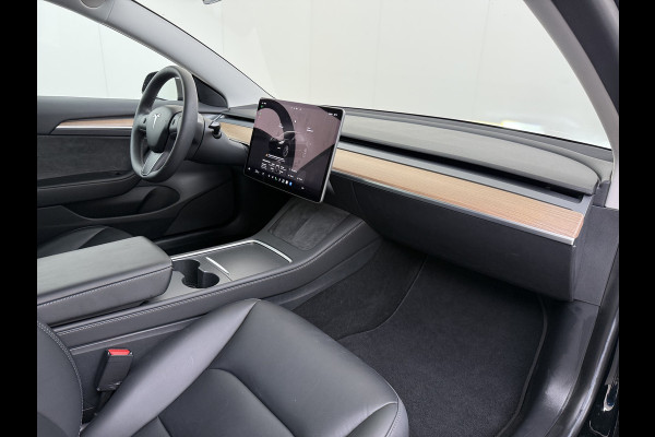 Tesla Model 3 RWD 60kWh Warmtepomp LFP-Accu SOH 91% Traffic Aware Cruise Control+Autom.Sturen Camera's Navi Ecc Stoel+Stuurverwarming Elek.Ach Lmv 19" AMD Ryzen™ Elek.Stoelen+Memory Isofix Regen-Lichtsensor 1e Eigenaar Origineel Nederlandse Auto