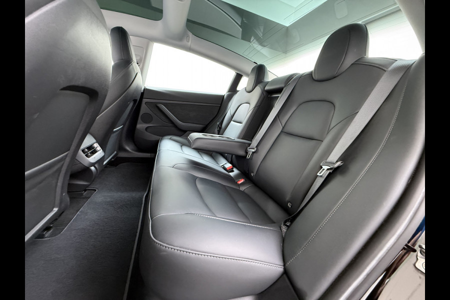 Tesla Model 3 RWD 60kWh Warmtepomp LFP-Accu SOH 91% Traffic Aware Cruise Control+Autom.Sturen Camera's Navi Ecc Stoel+Stuurverwarming Elek.Ach Lmv 19" AMD Ryzen™ Elek.Stoelen+Memory Isofix Regen-Lichtsensor 1e Eigenaar Origineel Nederlandse Auto