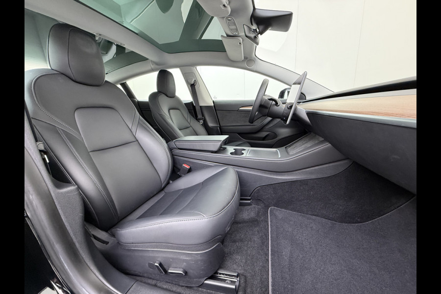 Tesla Model 3 RWD 60kWh Warmtepomp LFP-Accu SOH 91% Traffic Aware Cruise Control+Autom.Sturen Camera's Navi Ecc Stoel+Stuurverwarming Elek.Ach Lmv 19" AMD Ryzen™ Elek.Stoelen+Memory Isofix Regen-Lichtsensor 1e Eigenaar Origineel Nederlandse Auto