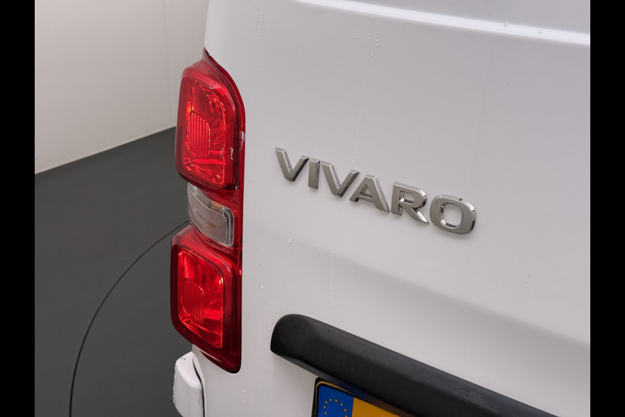 Opel Vivaro 2.0CDTI 123PK Euro 6 L2H1 3-Persoons Imperiaal Trekhaak 360°Camera Navi Apple Carplay Android Auto Airco Cruise Control Betonplex Vloer Kasteninbouw Wandbetimmering 2.500KG Trekgewicht 1e Eigenaar