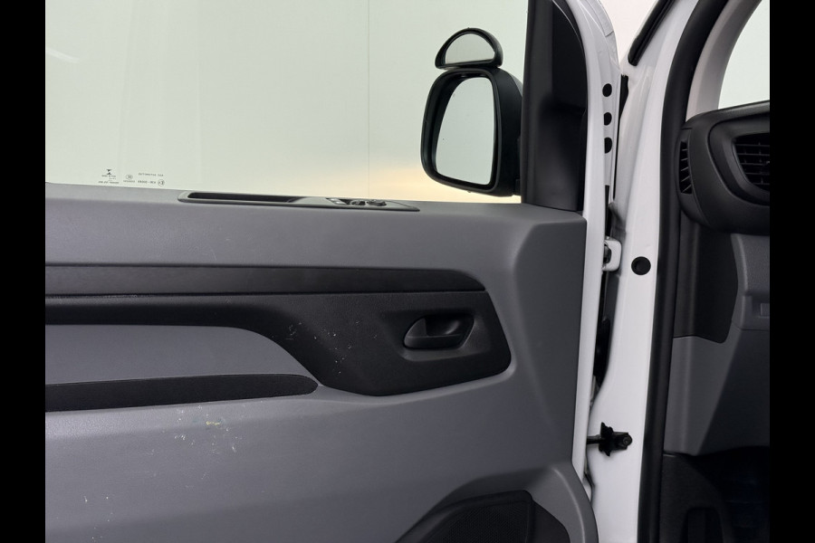 Opel Vivaro 2.0CDTI 123PK Euro 6 L2H1 3-Persoons Imperiaal Trekhaak 360°Camera Navi Apple Carplay Android Auto Airco Cruise Control Betonplex Vloer Kasteninbouw Wandbetimmering 2.500KG Trekgewicht 1e Eigenaar