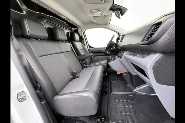 Opel Vivaro 2.0CDTI 123PK Euro 6 L2H1 3-Persoons Imperiaal Trekhaak 360°Camera Navi Apple Carplay Android Auto Airco Cruise Control Betonplex Vloer Kasteninbouw Wandbetimmering 2.500KG Trekgewicht 1e Eigenaar