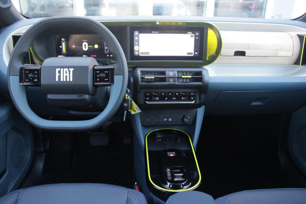 Fiat Grande Panda LA PRIMA 11 kW 44 kWh | WINTER PACK: (VERWARMBARE VOORSTOELEN, VERWARMBAAR STUURWIEL, VERWARMBARE VOORRUIT) | 17" LICHTMETALEN VELGEN "GLOSSY BLACK" | ELEKTRISCH INKLAPBARE BUITENSPIEGELS | MIDDENARMSTEUN VOOR | NAVIGATIE | DRAADLOZE TELEFOONLADER | ACHTERUITRIJ CAMERA MET DYNAMISCHE HULPLIJNEN | REGENSENSOR | CLIMATE CONTROL | DAB+ RADIO | DRAADLOZE APPLE CARPLAY/ANDROID AUTO |