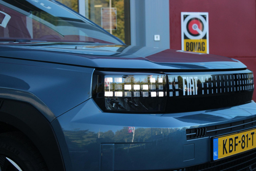 Fiat Grande Panda LA PRIMA 11 kW 44 kWh | WINTER PACK: (VERWARMBARE VOORSTOELEN, VERWARMBAAR STUURWIEL, VERWARMBARE VOORRUIT) | 17" LICHTMETALEN VELGEN "GLOSSY BLACK" | ELEKTRISCH INKLAPBARE BUITENSPIEGELS | MIDDENARMSTEUN VOOR | NAVIGATIE | DRAADLOZE TELEFOONLADER | ACHTERUITRIJ CAMERA MET DYNAMISCHE HULPLIJNEN | REGENSENSOR | CLIMATE CONTROL | DAB+ RADIO | DRAADLOZE APPLE CARPLAY/ANDROID AUTO |