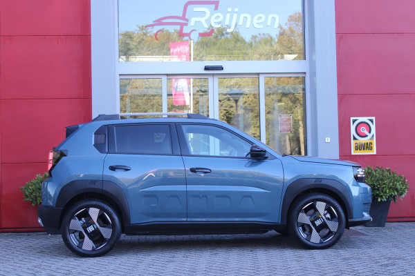 Fiat Grande Panda LA PRIMA 11 kW 44 kWh | WINTER PACK: (VERWARMBARE VOORSTOELEN, VERWARMBAAR STUURWIEL, VERWARMBARE VOORRUIT) | 17" LICHTMETALEN VELGEN "GLOSSY BLACK" | ELEKTRISCH INKLAPBARE BUITENSPIEGELS | MIDDENARMSTEUN VOOR | NAVIGATIE | DRAADLOZE TELEFOONLADER | ACHTERUITRIJ CAMERA MET DYNAMISCHE HULPLIJNEN | REGENSENSOR | CLIMATE CONTROL | DAB+ RADIO | DRAADLOZE APPLE CARPLAY/ANDROID AUTO |
