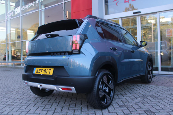 Fiat Grande Panda LA PRIMA 11 kW 44 kWh | WINTER PACK: (VERWARMBARE VOORSTOELEN, VERWARMBAAR STUURWIEL, VERWARMBARE VOORRUIT) | 17" LICHTMETALEN VELGEN "GLOSSY BLACK" | ELEKTRISCH INKLAPBARE BUITENSPIEGELS | MIDDENARMSTEUN VOOR | NAVIGATIE | DRAADLOZE TELEFOONLADER | ACHTERUITRIJ CAMERA MET DYNAMISCHE HULPLIJNEN | REGENSENSOR | CLIMATE CONTROL | DAB+ RADIO | DRAADLOZE APPLE CARPLAY/ANDROID AUTO |
