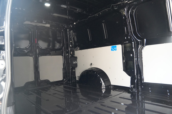 Ford E-Transit Custom 340 L2H1 Limited 71 kWh 218pk - ACC - Navi - Stoel/Stuurverwarming - 360 Camera - Blindspot - Rijklaar