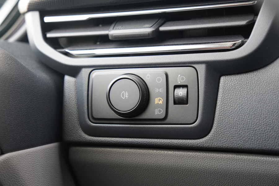 Ford E-Transit Custom 340 L2H1 Limited 71 kWh 218pk - ACC - Navi - Stoel/Stuurverwarming - 360 Camera - Blindspot - Rijklaar
