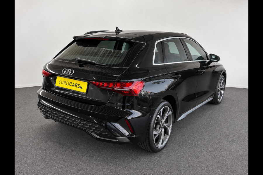 Audi A3 Sportback 40 TFSI e 204pk Automaat S-Line edition Comfort pakket Plus Lichtmetalen Velgen 18" Matrix Led Parkeer sensoren Camera Cruise Control Adaptive Navigatie Apple Carplay/Android Auto