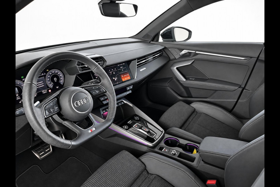 Audi A3 Sportback 40 TFSI e 204pk Automaat S-Line edition Comfort pakket Plus Lichtmetalen Velgen 18" Matrix Led Parkeer sensoren Camera Cruise Control Adaptive Navigatie Apple Carplay/Android Auto