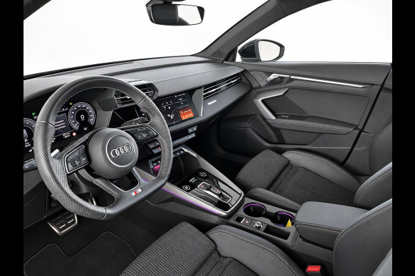 Audi A3 Sportback 40 TFSI e 204pk Automaat S-Line edition Comfort pakket Plus Lichtmetalen Velgen 18" Matrix Led Parkeer sensoren Camera Cruise Control Adaptive Navigatie Apple Carplay/Android Auto