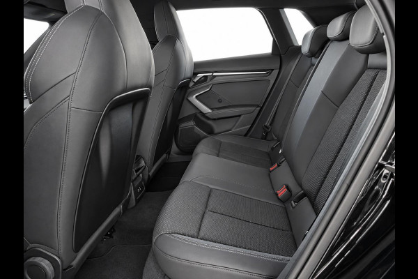 Audi A3 Sportback 40 TFSI e 204pk Automaat S-Line edition Comfort pakket Plus Lichtmetalen Velgen 18" Matrix Led Parkeer sensoren Camera Cruise Control Adaptive Navigatie Apple Carplay/Android Auto