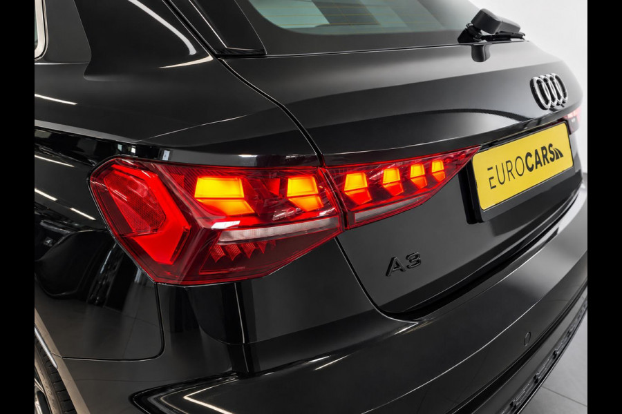 Audi A3 Sportback 40 TFSI e 204pk Automaat S-Line edition Comfort pakket Plus Lichtmetalen Velgen 18" Matrix Led Parkeer sensoren Camera Cruise Control Adaptive Navigatie Apple Carplay/Android Auto