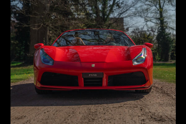 Ferrari 488 Spider | Front-lift | Pista wheels | Carbon stuur + LED's | Adapt. koplampen | Rosso Scuderia