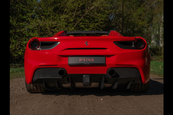 Ferrari 488 Spider | Front-lift | Pista wheels | Carbon stuur + LED's | Adapt. koplampen | Rosso Scuderia