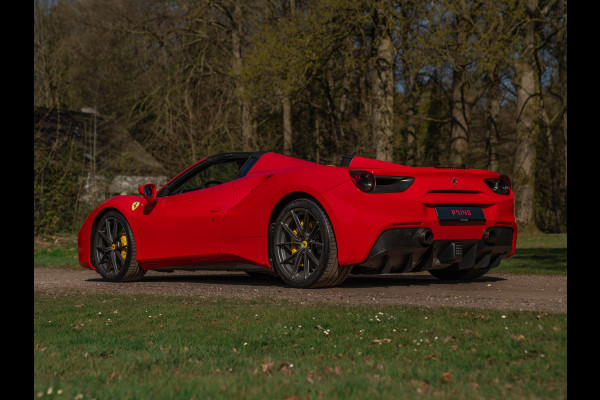 Ferrari 488 Spider | Front-lift | Pista wheels | Carbon stuur + LED's | Adapt. koplampen | Rosso Scuderia