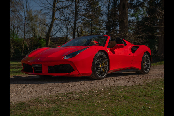 Ferrari 488 Spider | Front-lift | Pista wheels | Carbon stuur + LED's | Adapt. koplampen | Rosso Scuderia