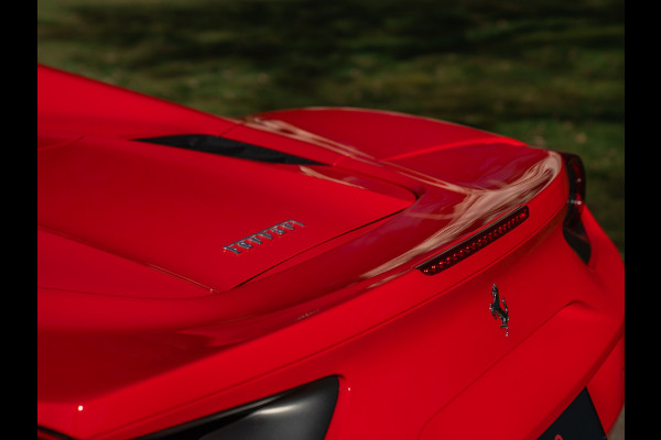 Ferrari 488 Spider | Front-lift | Pista wheels | Carbon stuur + LED's | Adapt. koplampen | Rosso Scuderia