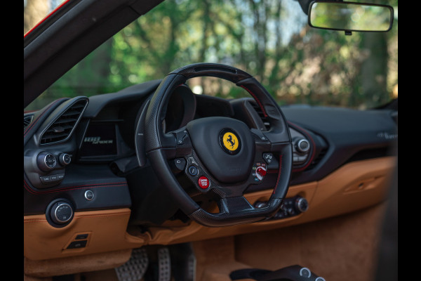 Ferrari 488 Spider | Front-lift | Pista wheels | Carbon stuur + LED's | Adapt. koplampen | Rosso Scuderia